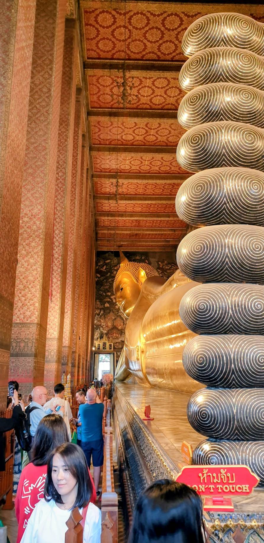 Bangkok Temple & Modern City Contrast Tour